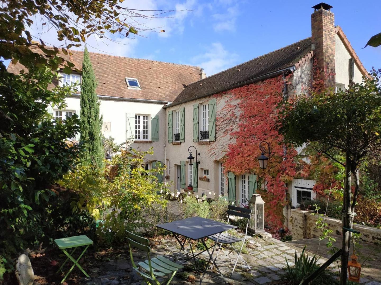 Maison D'Hotes La Source Panzió Magny-les-Hameaux Kültér fotó