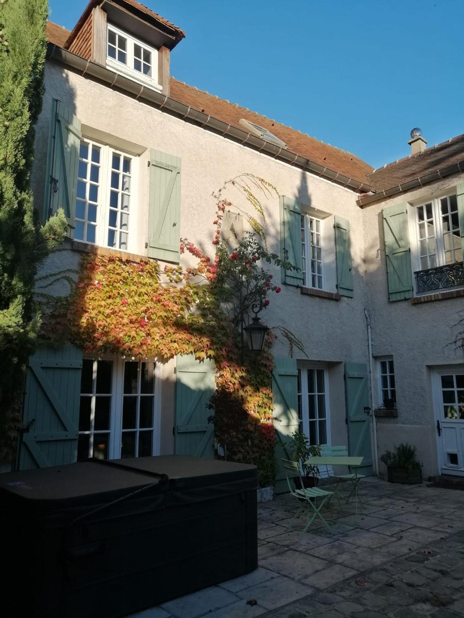 Maison D'Hotes La Source Panzió Magny-les-Hameaux Kültér fotó