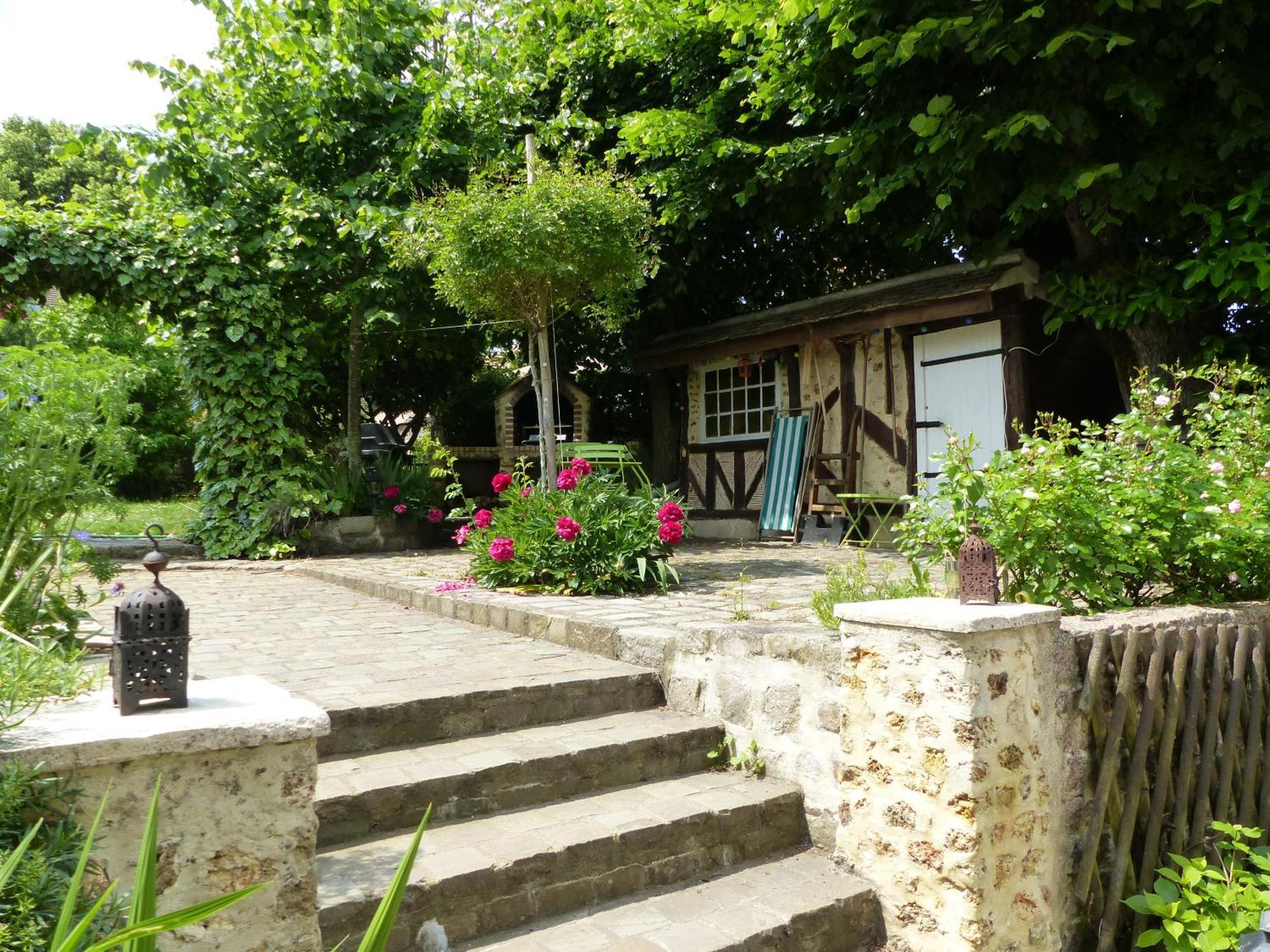 Maison D'Hotes La Source Panzió Magny-les-Hameaux Kültér fotó